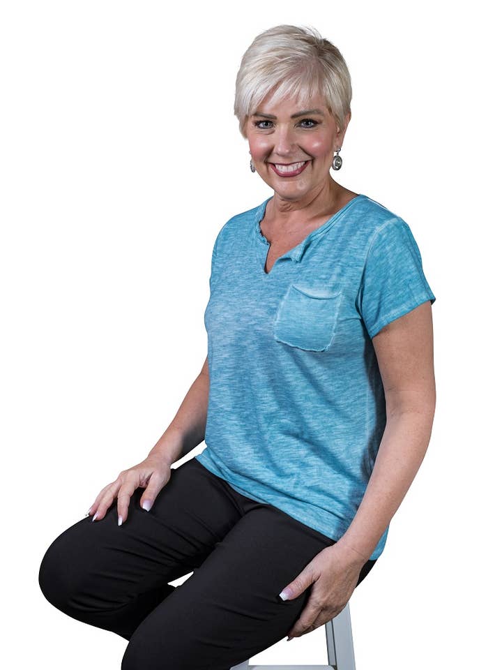 TINA Stephens Italy/Tees By Tina - Wholesale T-Shirt - Women's - Florence V-Neck Frocket Tee (BSS165)4