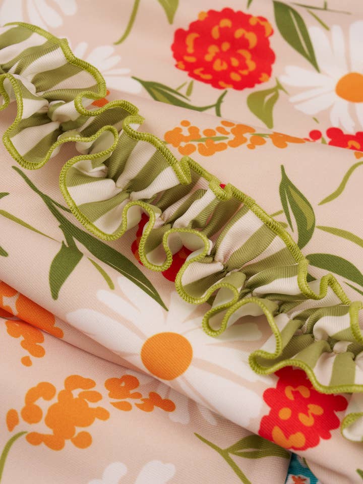 Marie Nicole Clothing - Wholesale Bedding Blanket - Kids & Baby - Daisy Janes Ruffle Minky Blanket