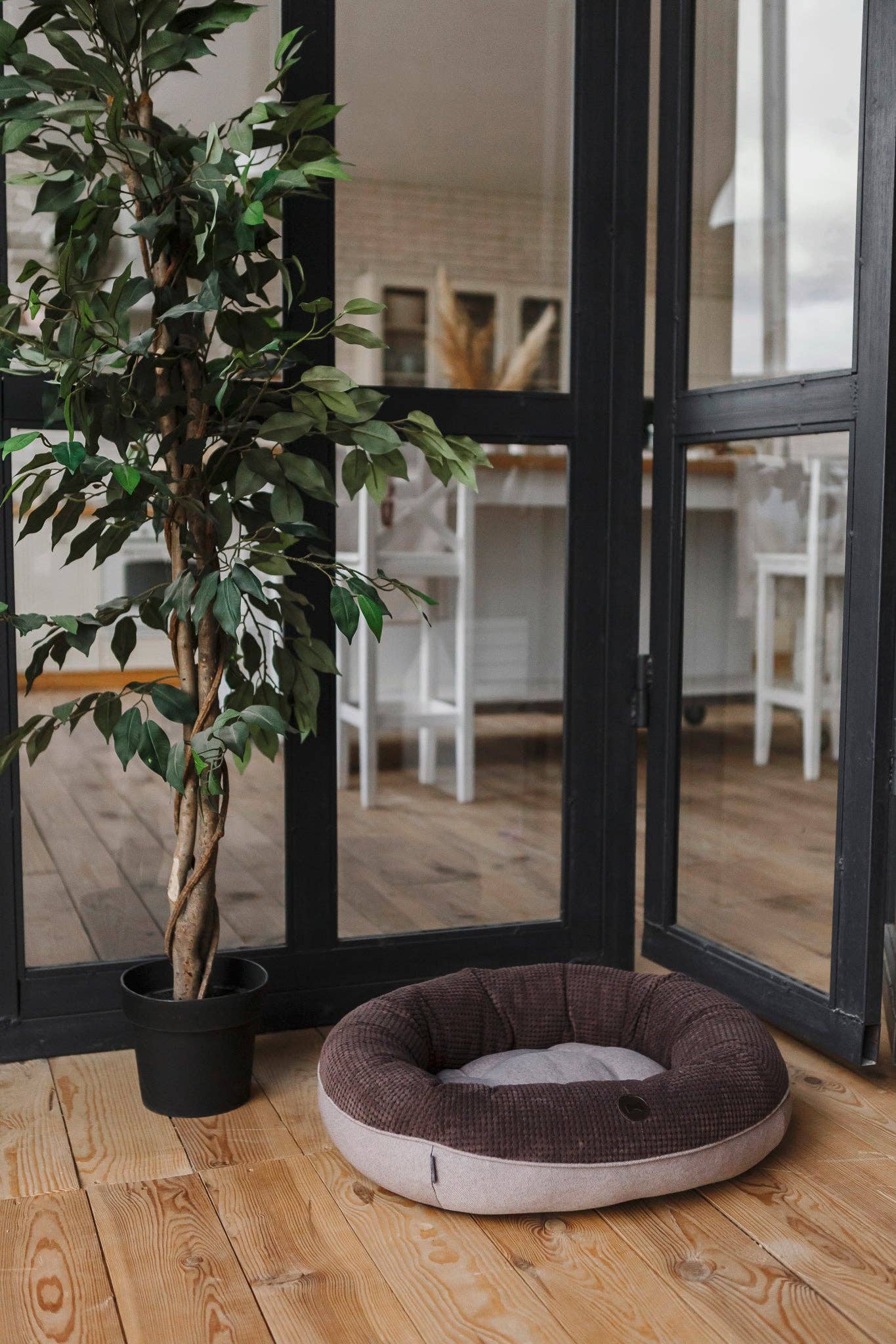 Bruin Kastanjebruine Donut Hondenmand voor groothandel op Faire6