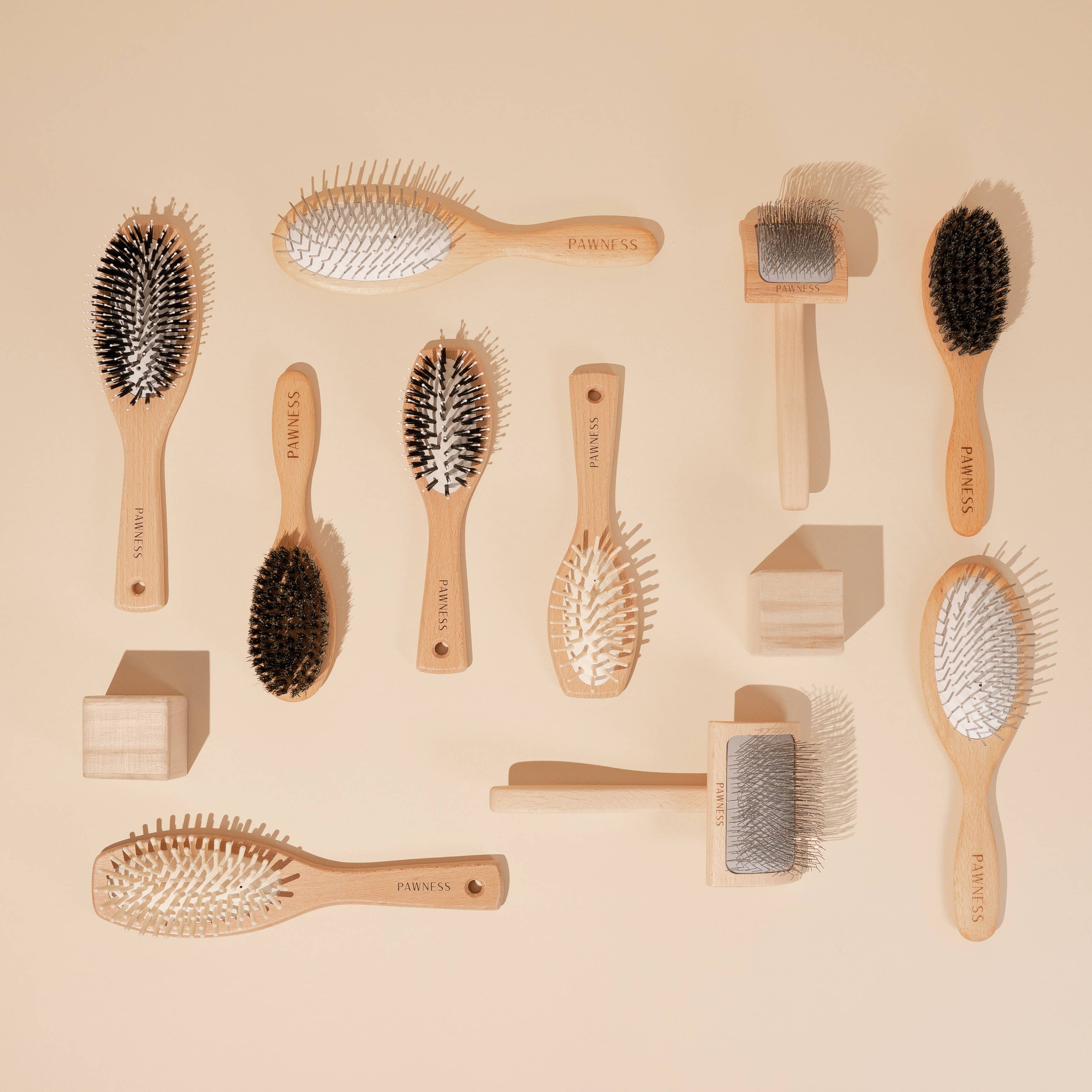 Pawness - Wholesale Pet Brush - Cat/Dog - Curved Slicker Brush - Must-have for Doodle & Poodle coats3