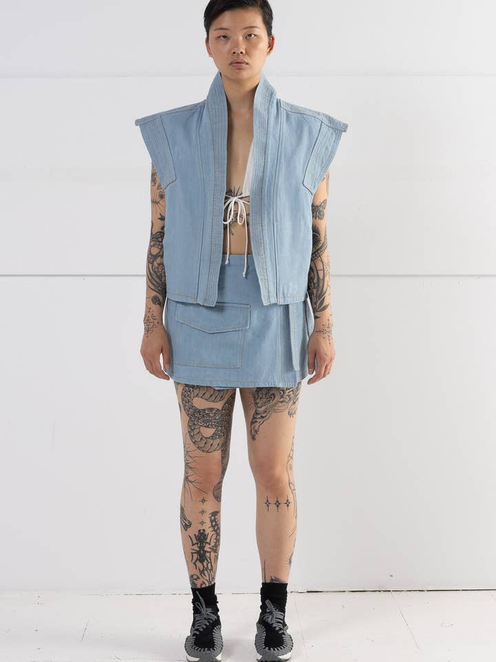 GILET EN JEAN DARYA pour la vente par Mercy House Studio