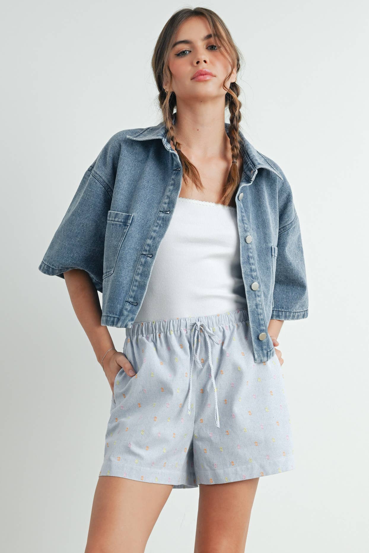 BUTTERMELON - Vendita all'ingrosso Camicia - Donna - Camicia cropped con bottoni frontali - BMJ768110