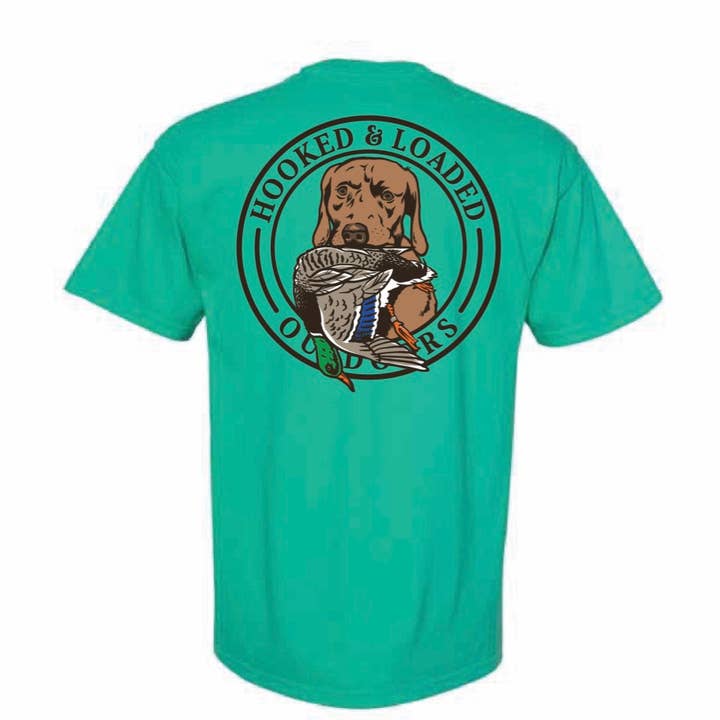 Le T-shirt de poche Dax - Vert Île pour la vente par Hooked and Loaded Outdoors
