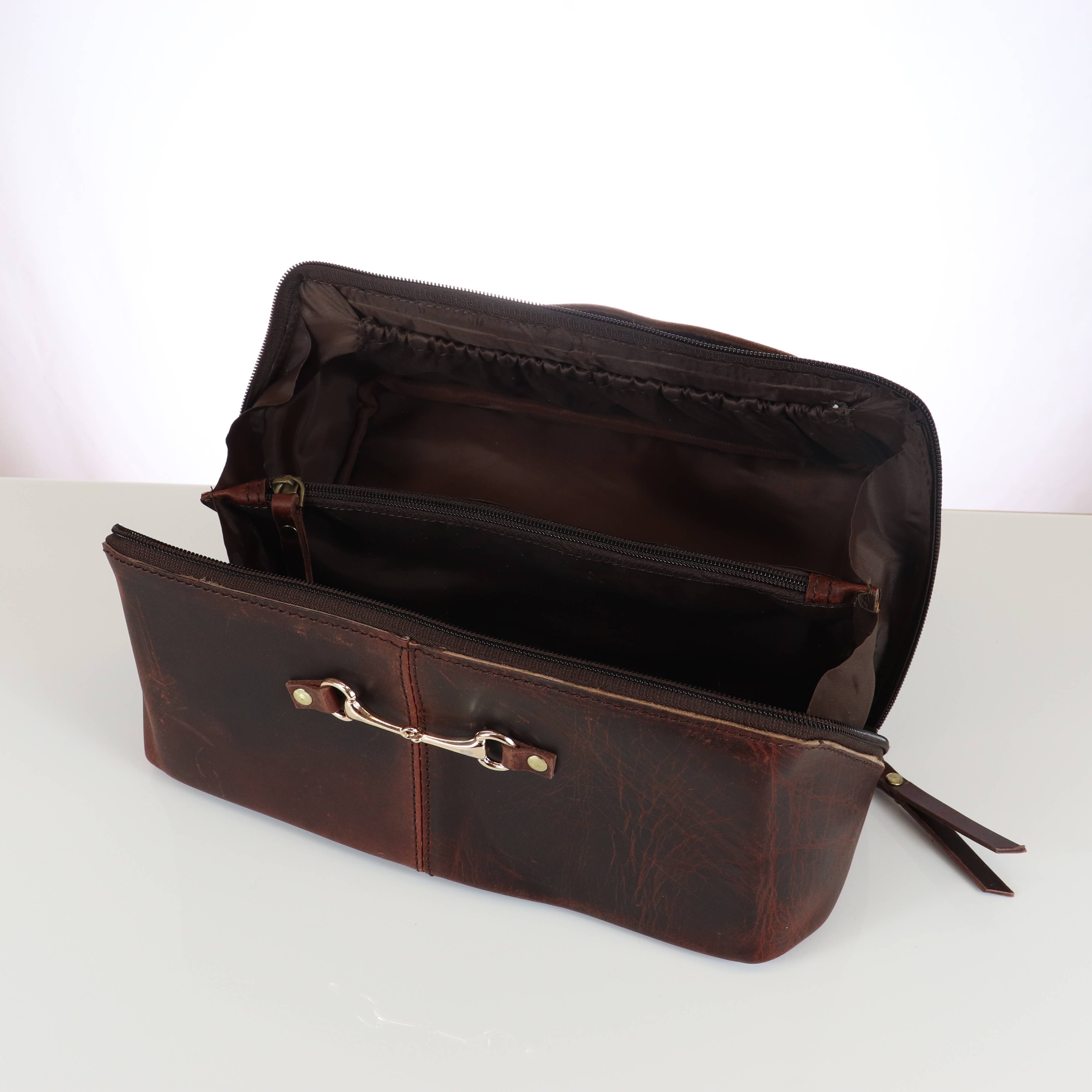 Monster Sporting Gifts – wholesale Toiletry bag – Unisex – Snaffle Bit Leather Washbag3