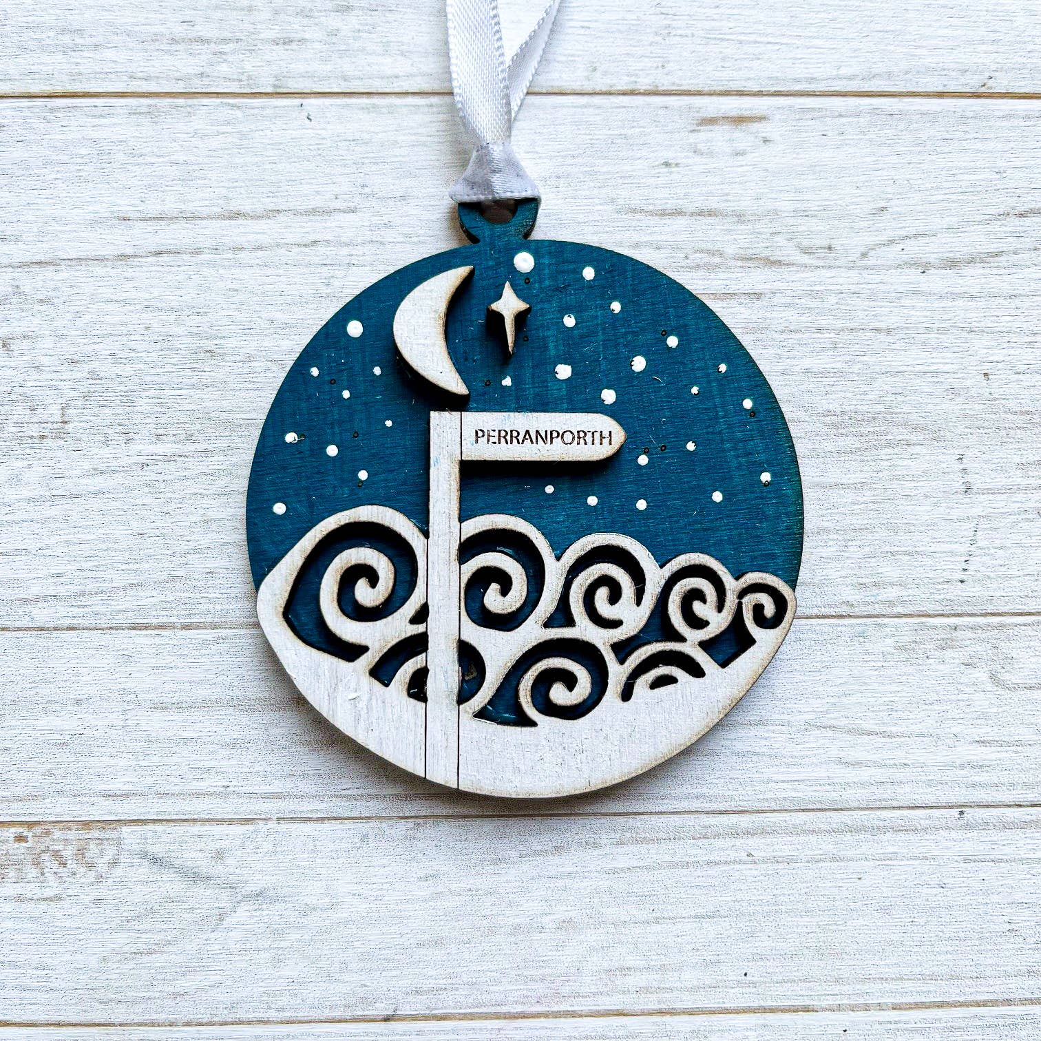 Gorgeous Little Bits Ltd - Wholesale Ornament - Coastal Location Signpost Night Sky Christmas Decoration1