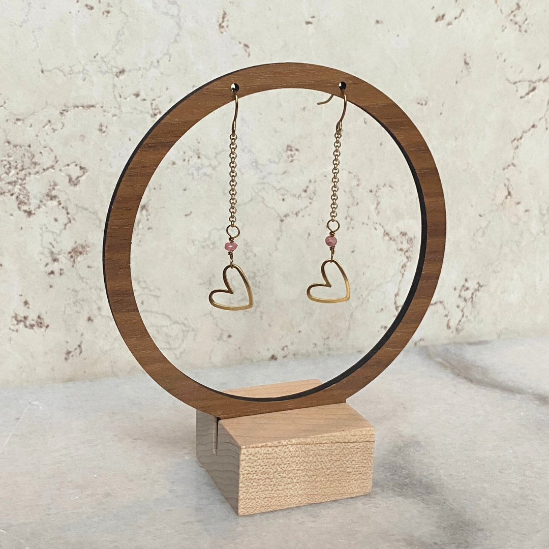 Seeds - Vendita all'ingrosso Orecchini pendenti - Orecchini a cuore in oro opaco | ciondolo in ottone con pietre semipreziose9