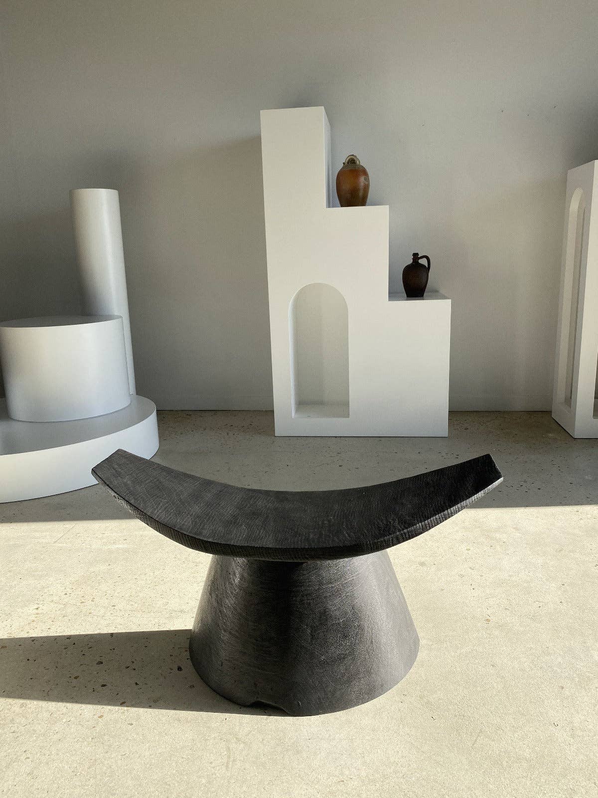 Office Objets – wholesale Stol – Minimalistisk fåtölj i svart trä8