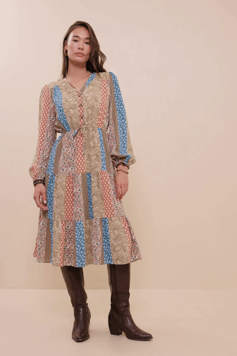 Mélange marron Robe à étages avec détails de boutons et imprimé pour femmes en vente sur Faire2