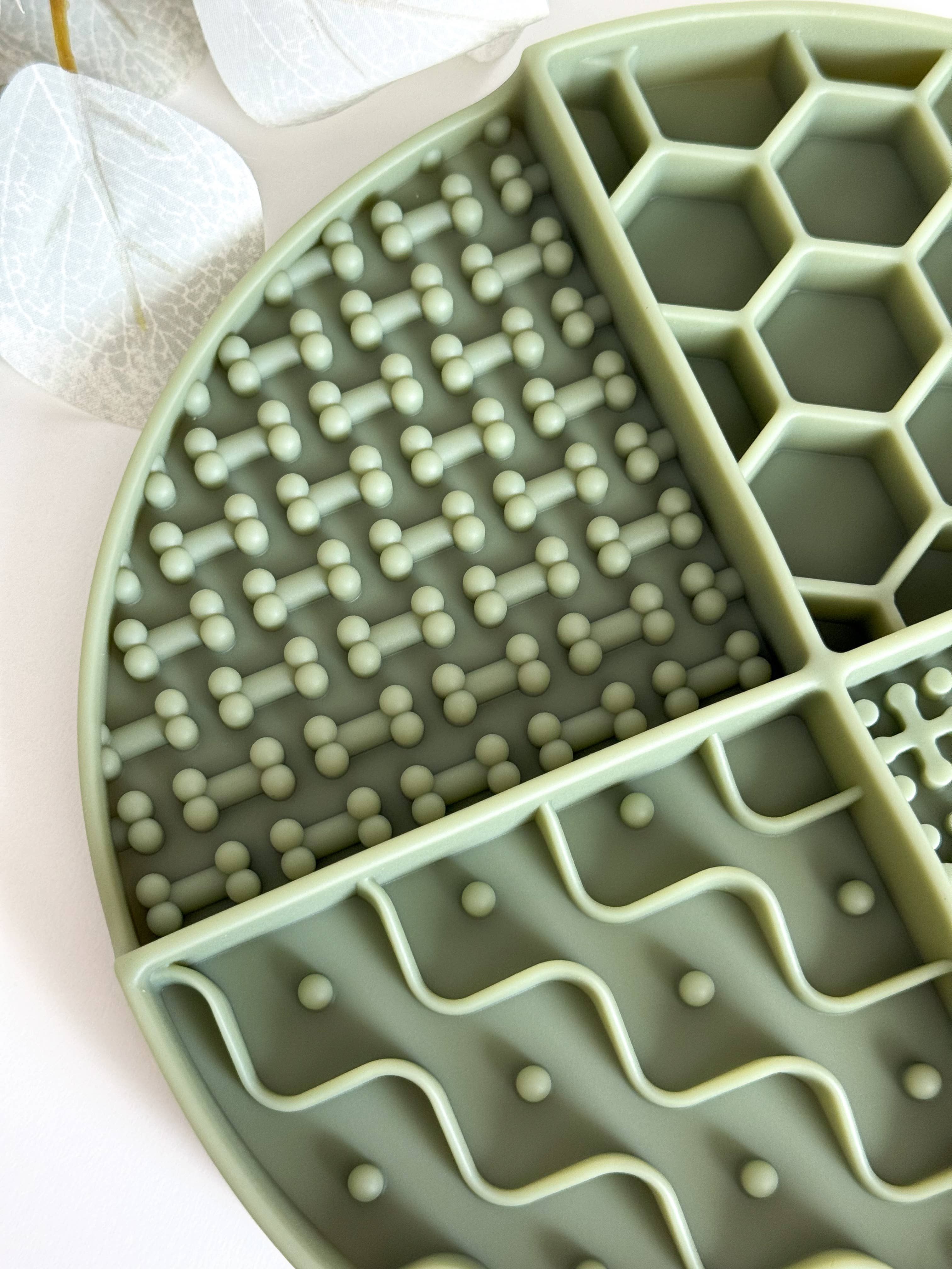 Doggotique - Wholesale Pet Food Mat - Dog - Lick mat Honey2 for dogs and cats, slow feeder dog8