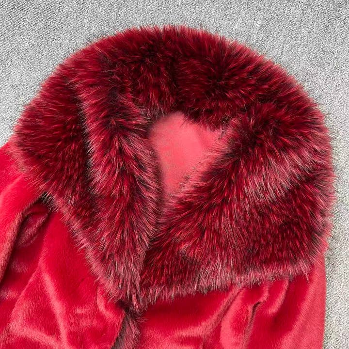 PEACH ACCESSORIES - Wholesale Fur/Faux Fur Coat - Women's - Large Collar Plush Faux Fur Coat DH293