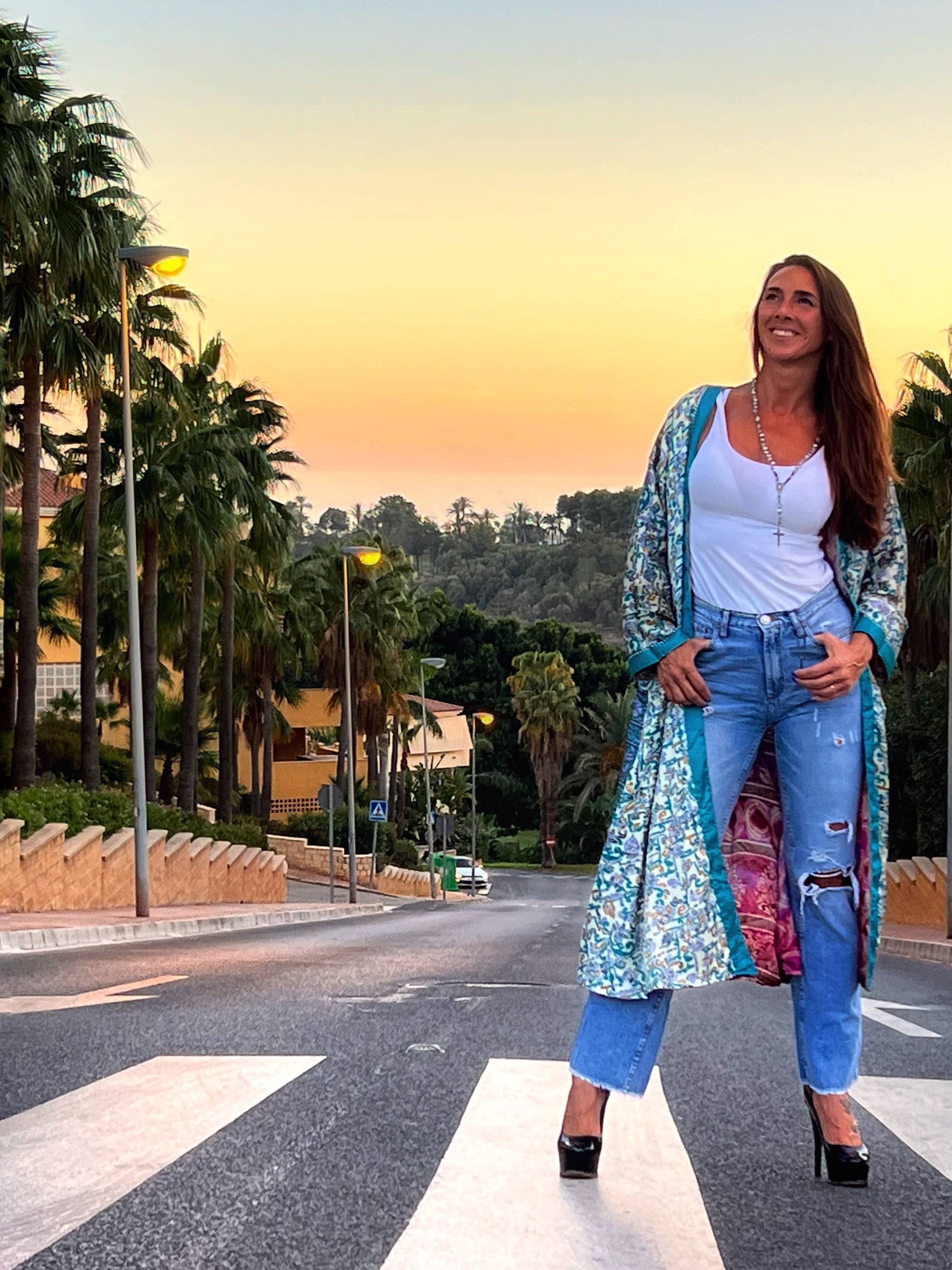 Kinomy - Wholesale Kimono - Women's - Reversible kimonos for women, 10 lengths-10 medium, Pack 207