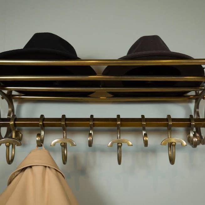 DDecorStore – Großhandel Garderobenständer – Französische Garderobe, Gepäckträger/Zug, Wandhalterung