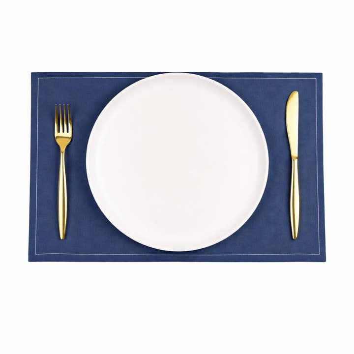 Rouleau de sets de table en coton : Midnight City (Marine) pour la vente par Table Theory (Formerly Toasting with Tara)