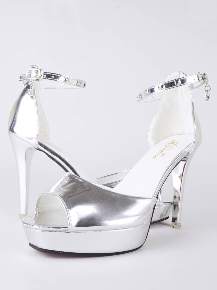 Talons argentés métallisés LMS Platform avec pendentif en strass pour la vente par LoveMyStyle