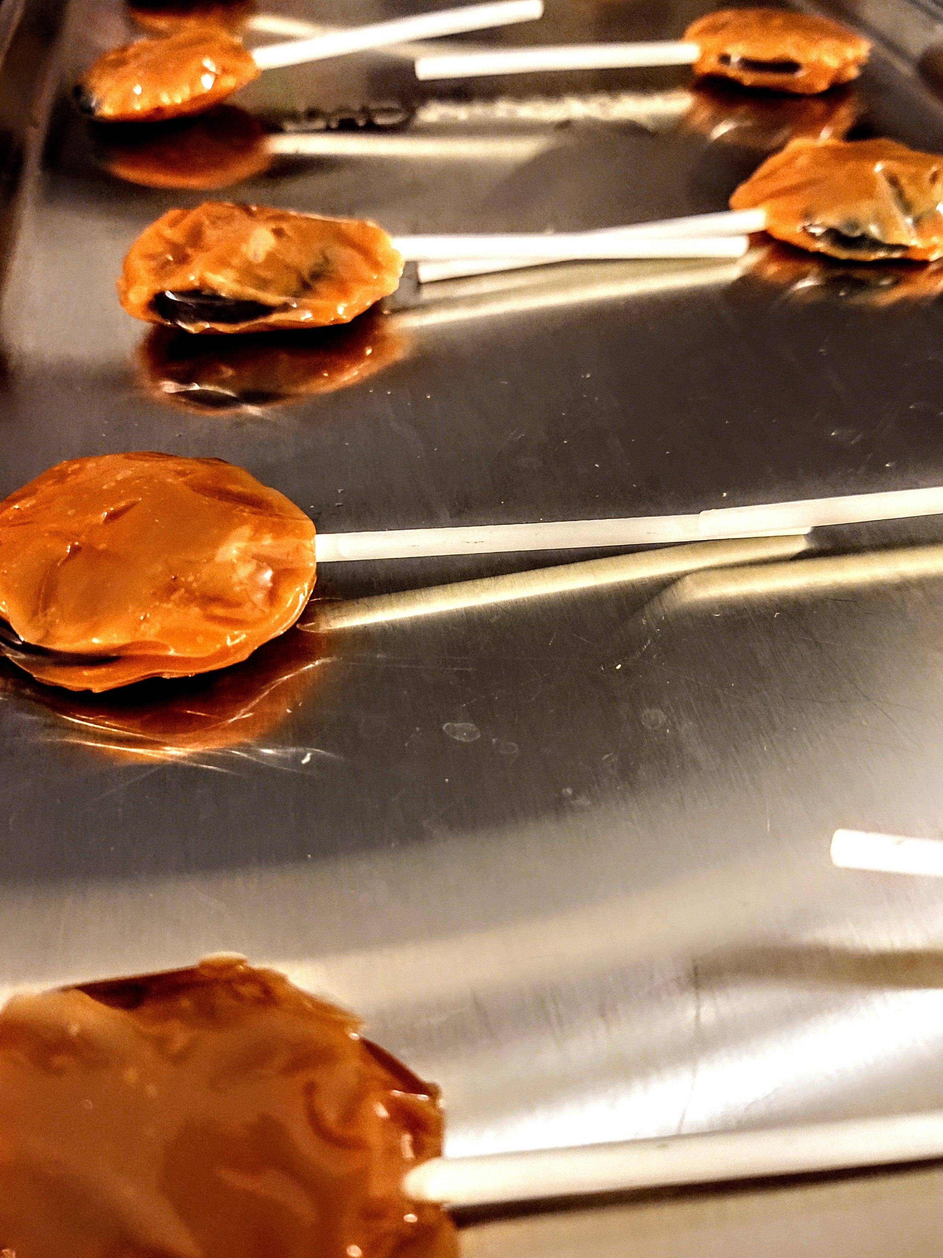 The Freeze Dried Candy Store - Wholesale Hard Candy - Freeze Dried Caramel Apple Pops1