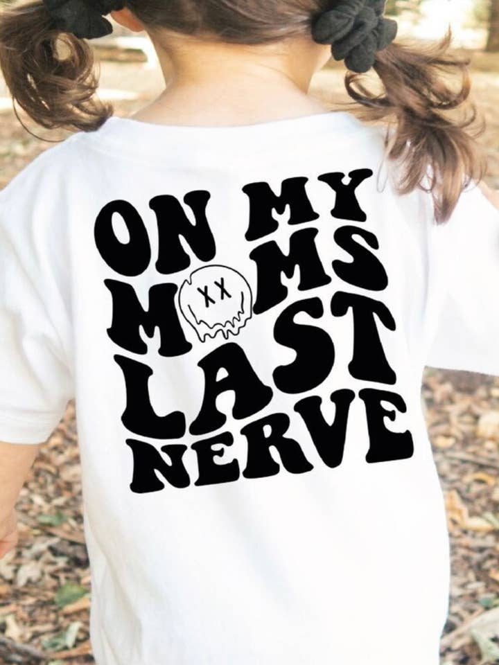 Camiseta On My Moms Last Nerve para niños pequeños para venta al por mayor de Lil Cactus Blossoms