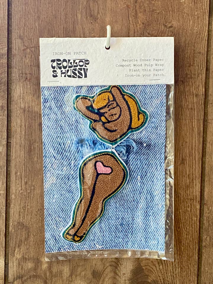 Écusson thermocollant Wiggle Hip Pin Up fait main pour la vente par Trollop and Hussy Handmade