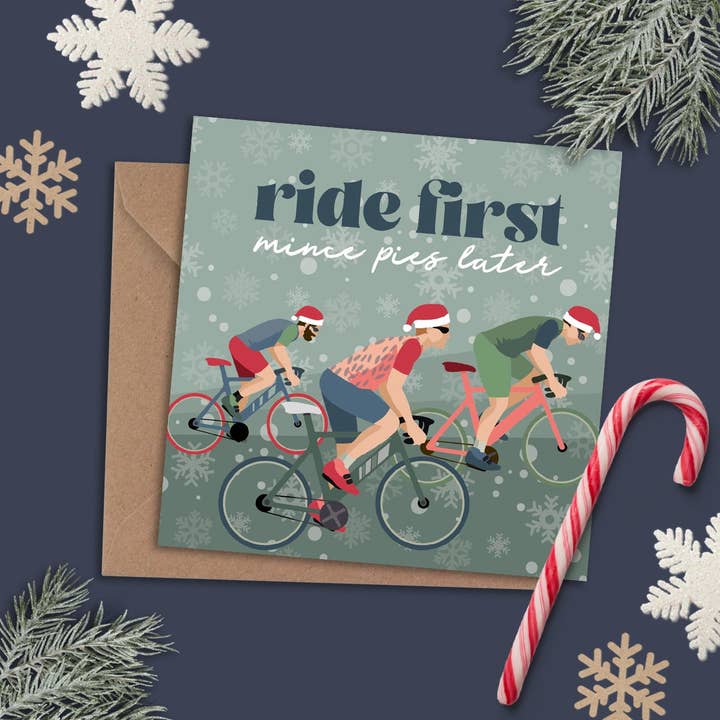 Carte de Noël cycliste Mince Pies Later pour la vente par Max Rocks