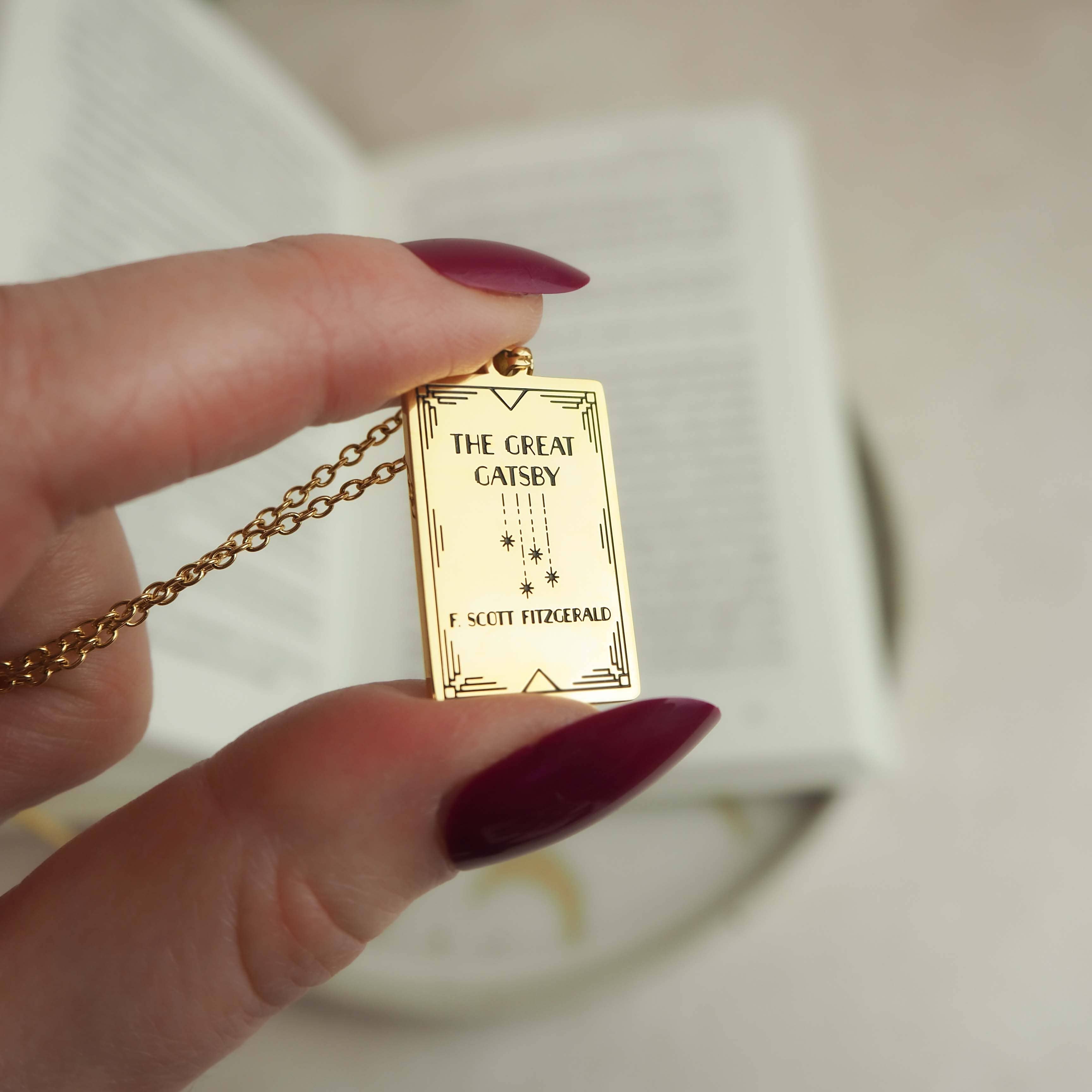 LiteraryEmporium - Wholesale Pendant/Charm Necklace - The Great Gatsby Book Necklace2