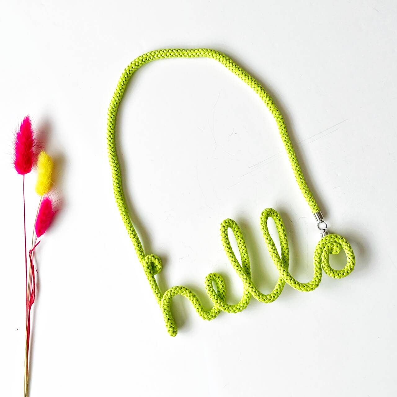Handmade by Tinni - Wholesale Geweven ketting - The Hello Word Necklace - Handgemaakt door Tinni17