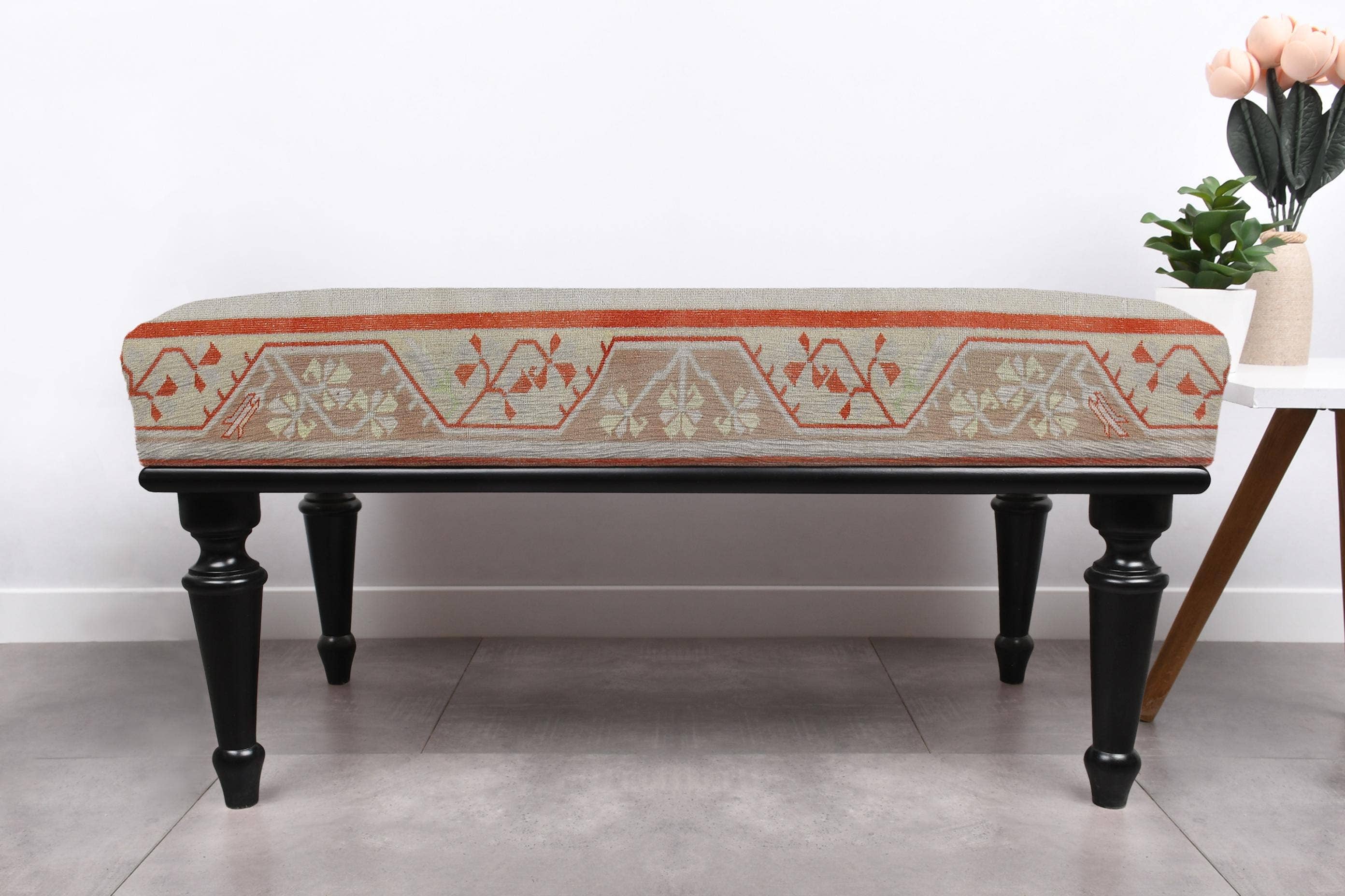 The Loom Wholesale – wholesale Bench – Traditional Turkish Rug Bench With Solid Wood Legs7