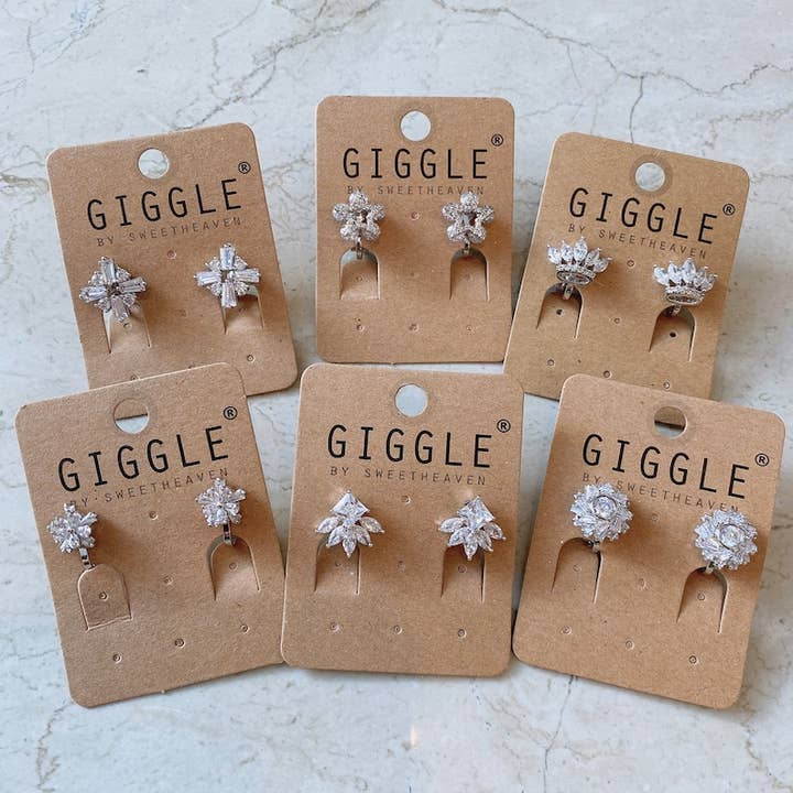 Boucles d'oreilles à clipser en cristal cubique transparent | Bijoux sans piercing | Clous à clipser pour demoiselle d'honneur | Boucles d'oreilles à clipser | Cadeau pour elle % pour la vente par Giggle with Love