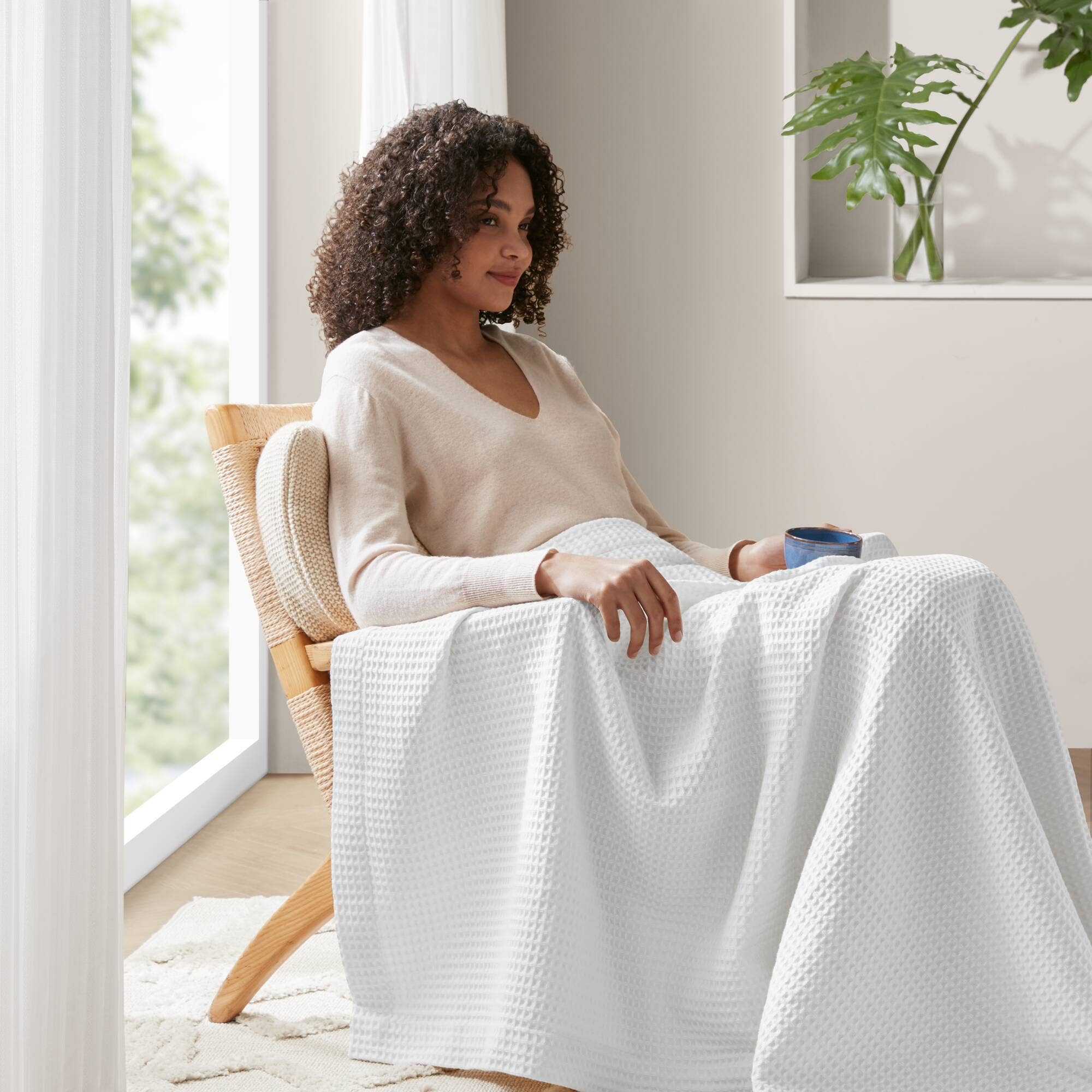 Olliix - Wholesale Bedding Blanket - 100% Cotton Waffle Weave Cozy Bedding Blanket, White2