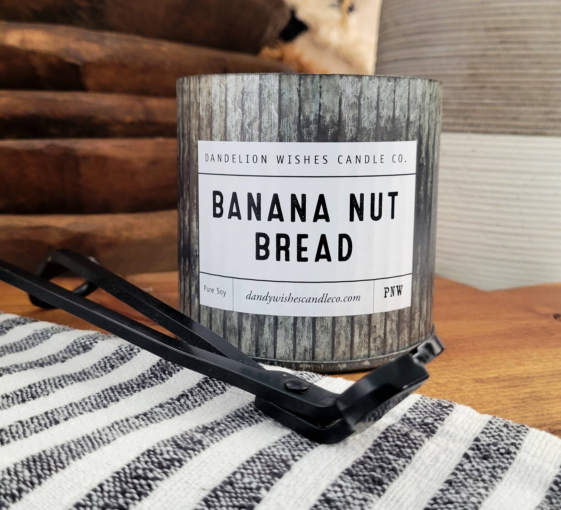 Dandelion Wishes Candle Co. – Engroshandel Glaslys – 12 ounce Rustik Galvaniseret Tin Candle1