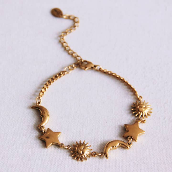 Link bracelet with sun, moon and star for wholesale by Bazou