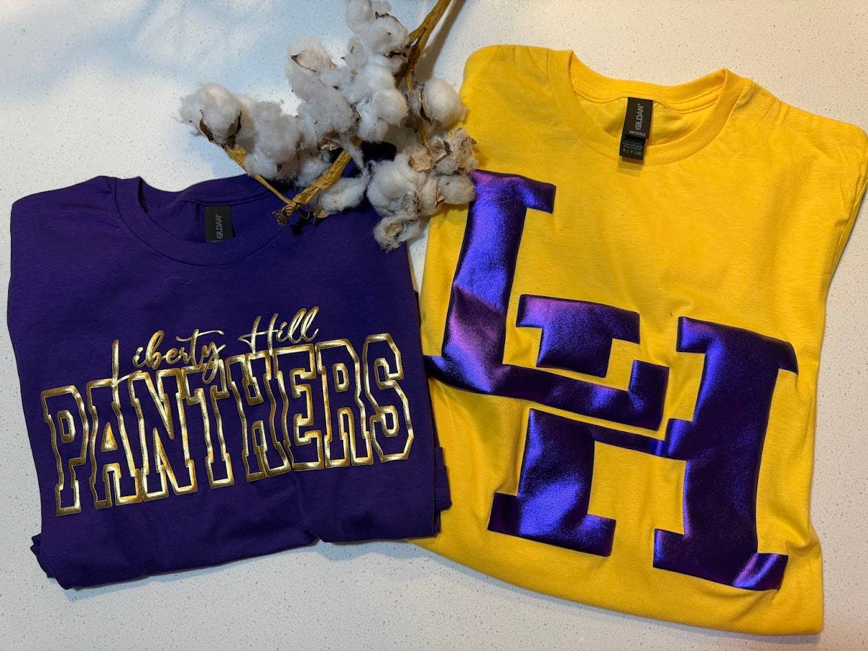 A Blessed Texas Mess Boutique - Vente T-shirt à imprimés – unisexe - T-shirts personnalisés en vinyle gonflé pour l'esprit d'école, T-shirts pour l'esprit d'équipe1