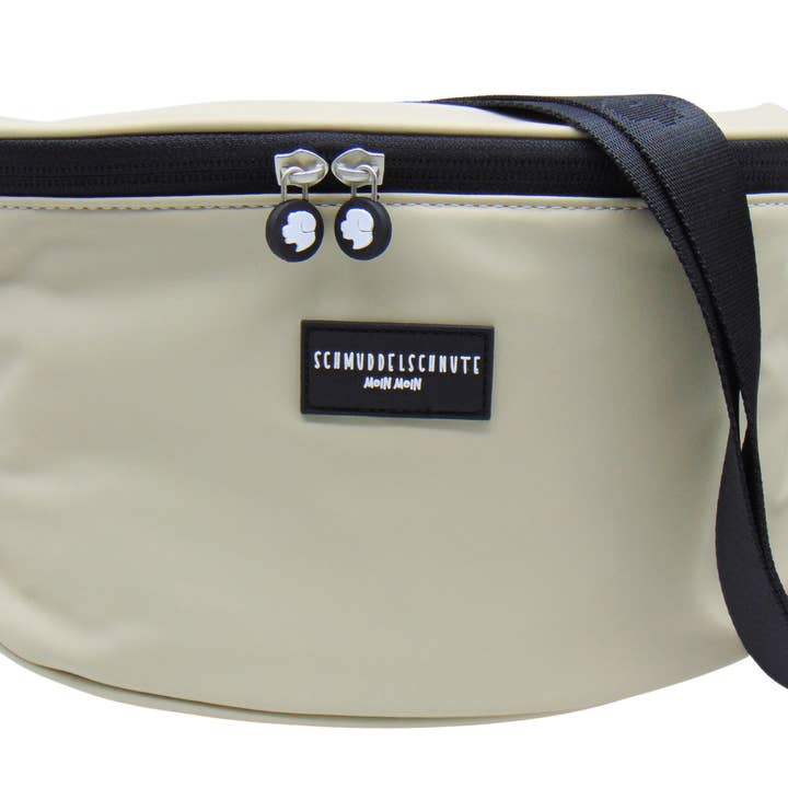 Sac bandoulière beige pour la vente par Schmuddelschnute