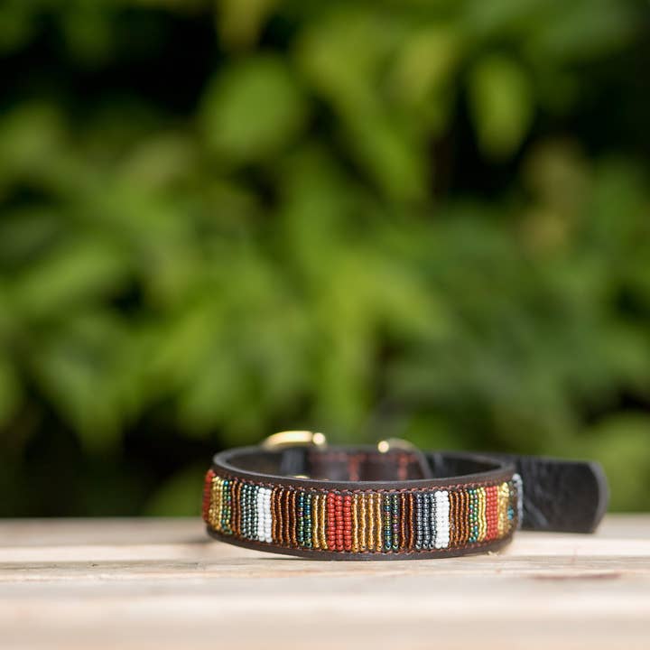 Collier pour chien en cuir perlé Maasai pour la vente par MAASAI CHIEF