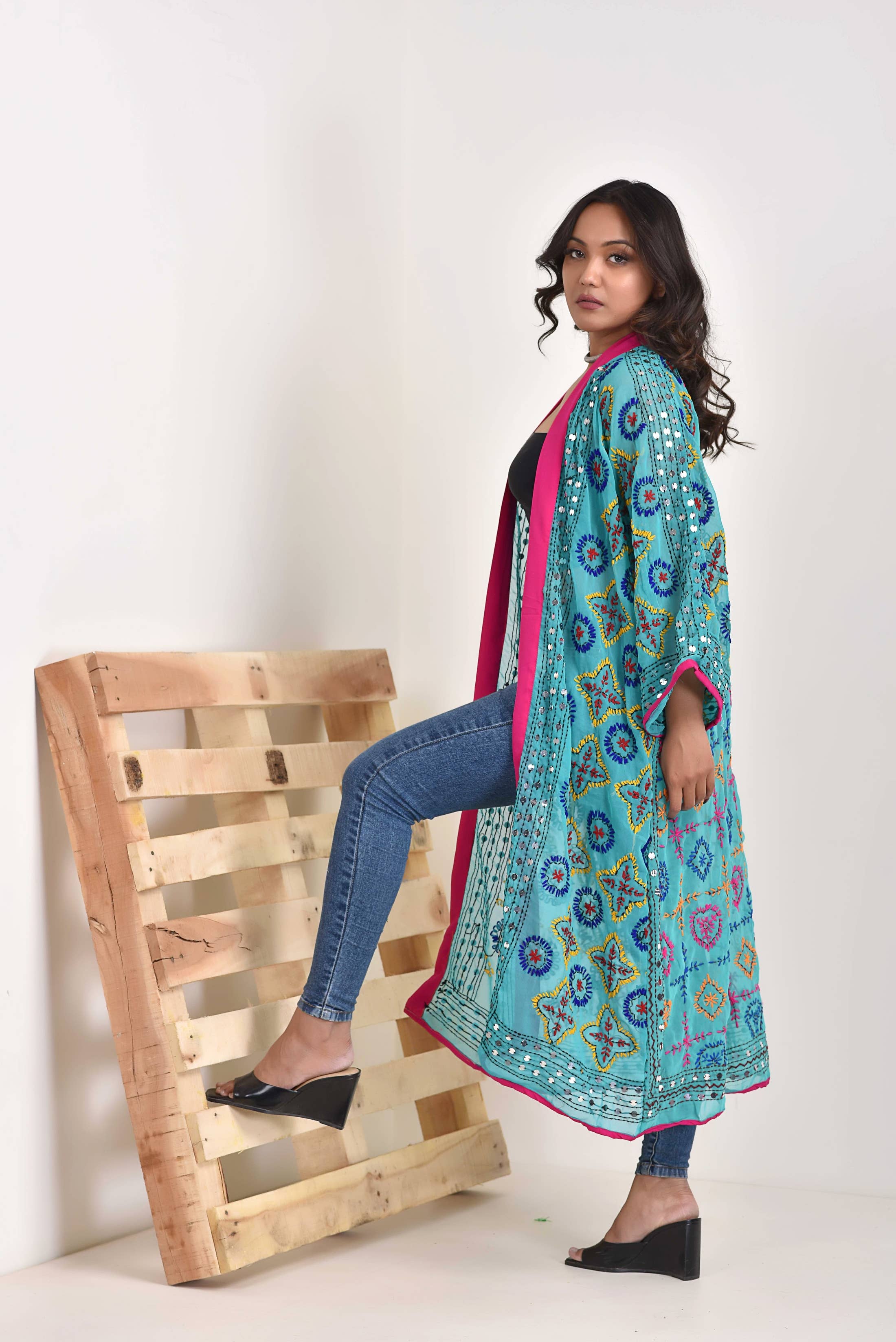 Meghcraft – Kimono - Mulher por atacado – Cardigã Kimono Bordado | Robe Kimono Phulkari Tamanho Grande2