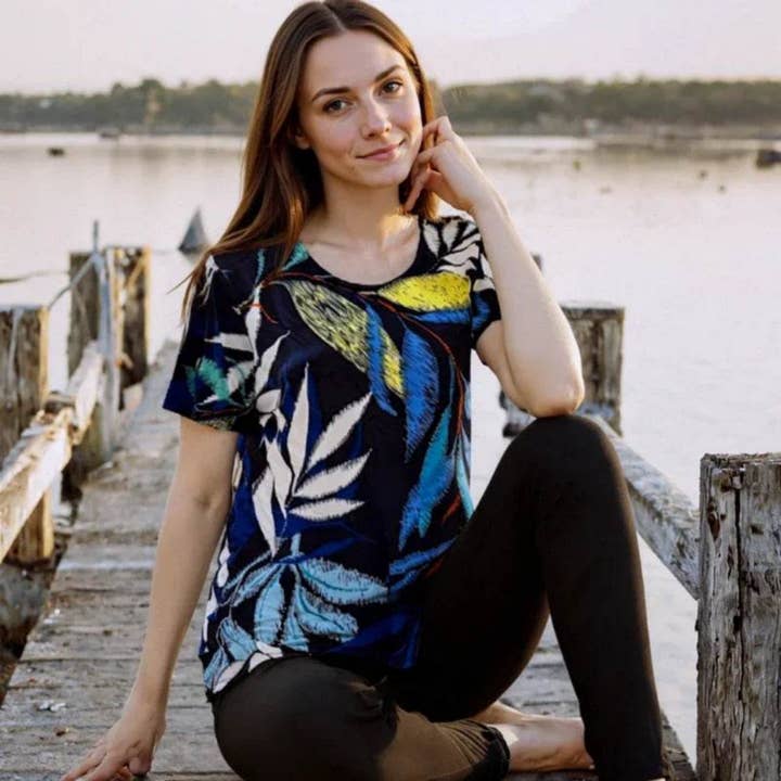 Simple top for wholesale by C'est Elle