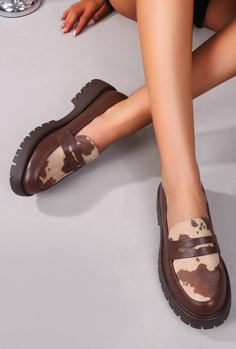 BELLICY / Cink-me - Wholesale Loafers - Women's - Two-tone faux leather loafers with textured sole, QP55-104