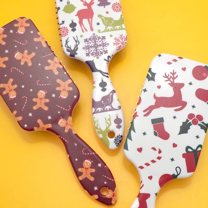 JOSSLYN by wall to wall - Wholesale Hair Brush/Comb - CHRISTMAS HOLIDAY DETANGLE PADDLE HAIR BRUSH COMB | 40HC1063