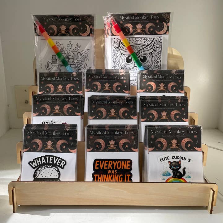 Expositor de 4 niveles (pegatinas y kits de colorear no incluidos) para venta al por mayor de Mystical Monkey Toes