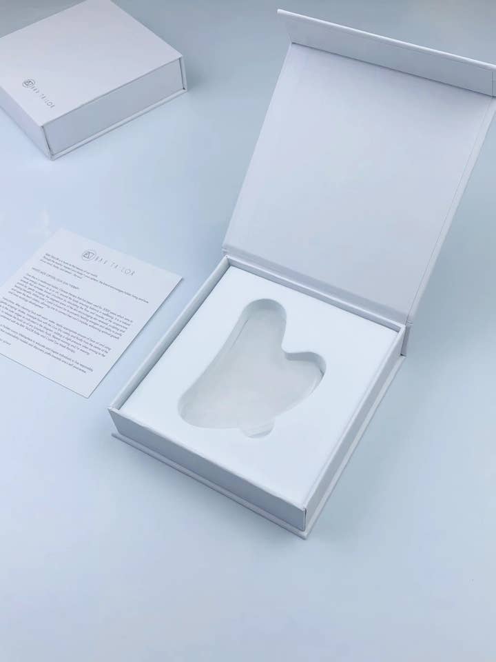 GUA SHA EN CRISTAL pour la vente par BAV TAiLOR