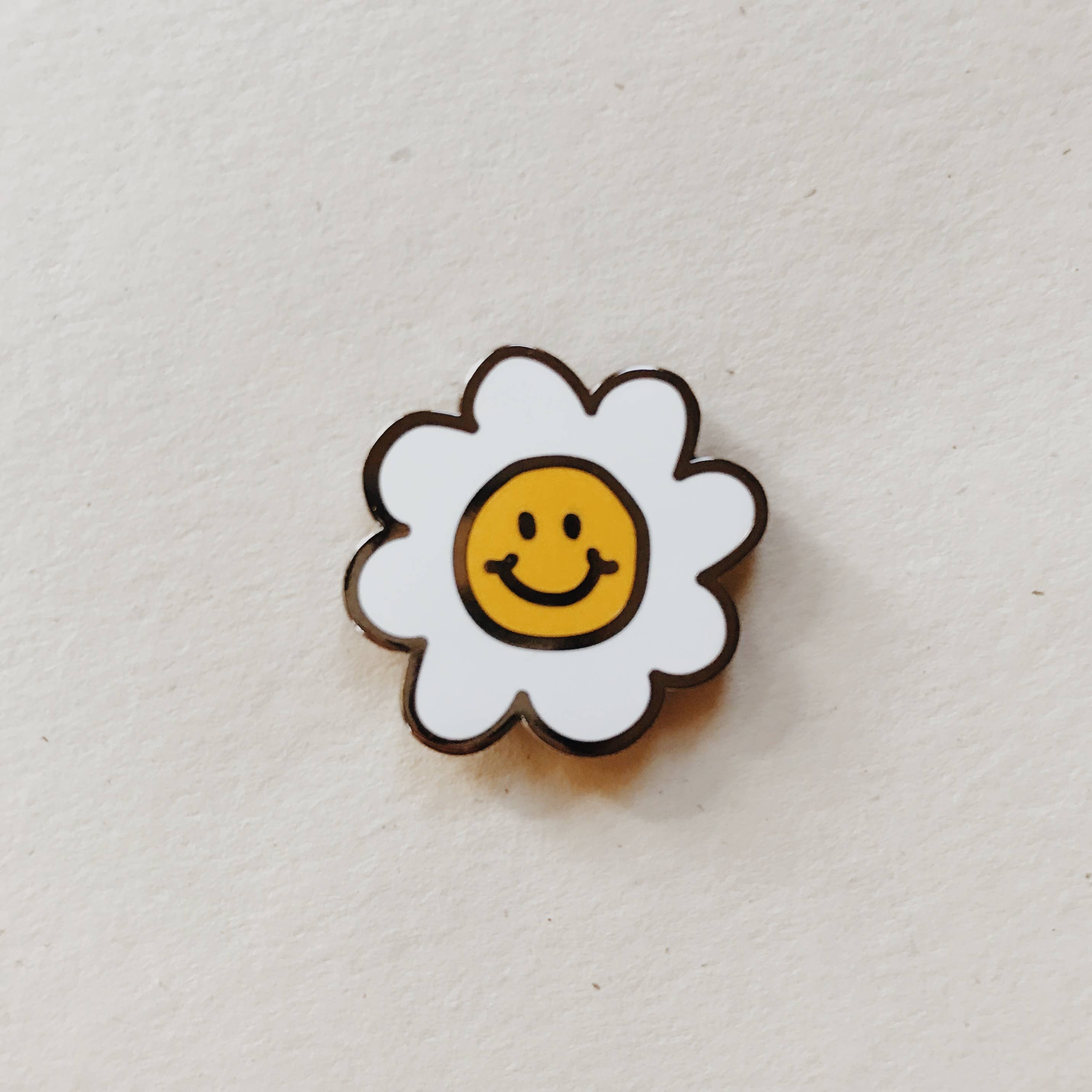 Unexpected Flair - Wholesale Lapel Pin/Button - Daisy Flower Enamel Pin1