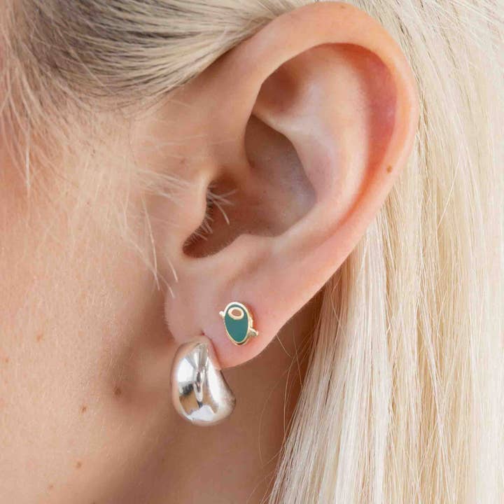 Larissa Loden – Großhandel Ohrstecker – Ohrstecker aus olivgrüner Emaille1