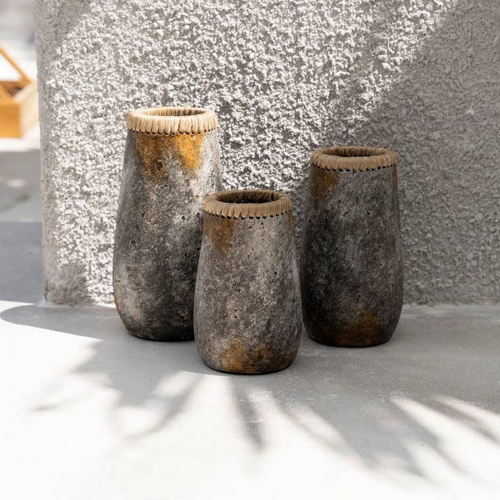 Bazar Bizar Living - Wholesale Vase - The Sneaky Vase - Antique Grey - L2