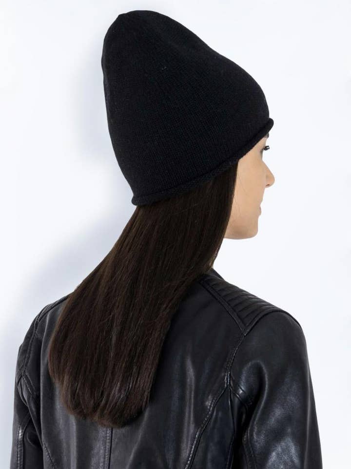 Pure Cashmere Beanie Hat - Lavet i Italien - Sort (40-0002) for engroshandel hos MaisonCashmere