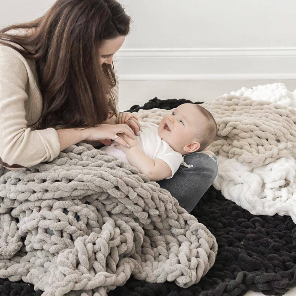BIG LOViE - Wholesale Throw Blanket - Infinite Chunky Knit Blanket | Minky | Big14