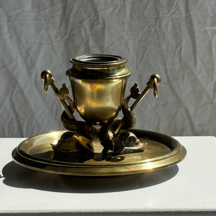 Office Objets - Wholesale Candle holder - Large 19th-century candlestick with dolphin motifs in brass4