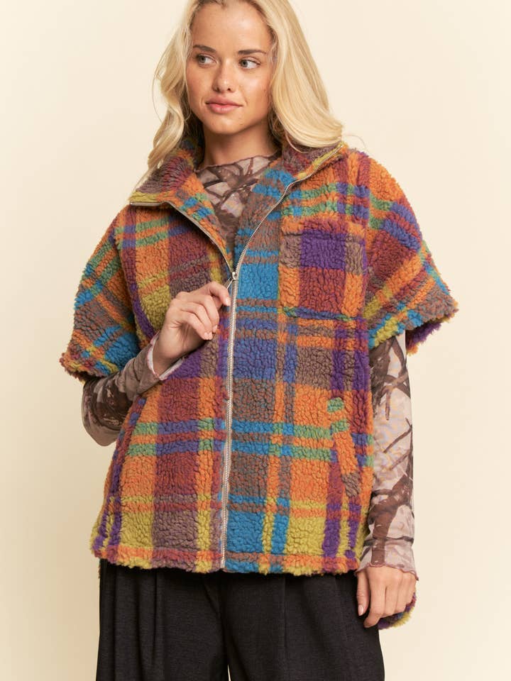 PELSVEST MED LYNGLÅS OG TERNET TEKSTUR for engroshandel hos Davi & Dani