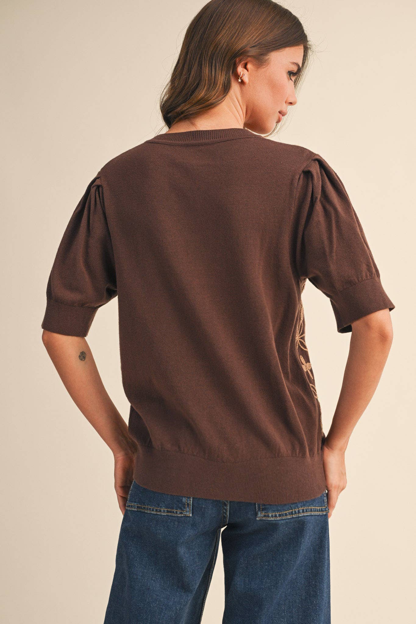 &MERCI - Wholesale Knit Sweater - Women's - SHORT PUFF SLEEVE EMBROIDERY FRONT SWEATER MSW1083230