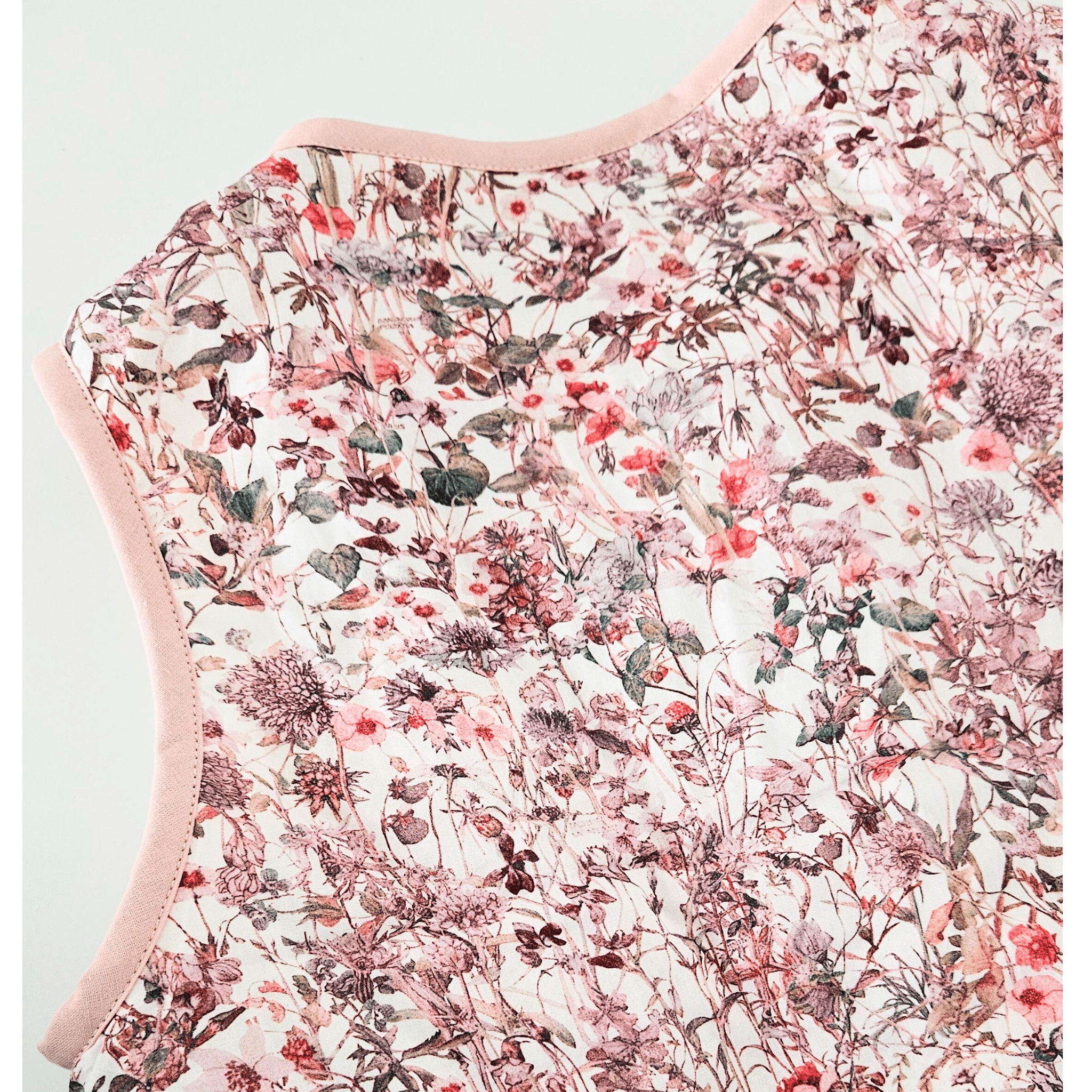 Little Scandi baby – Colete - Crianças por atacado – Colete Estiloso para Crianças Rosa Rosablomst1