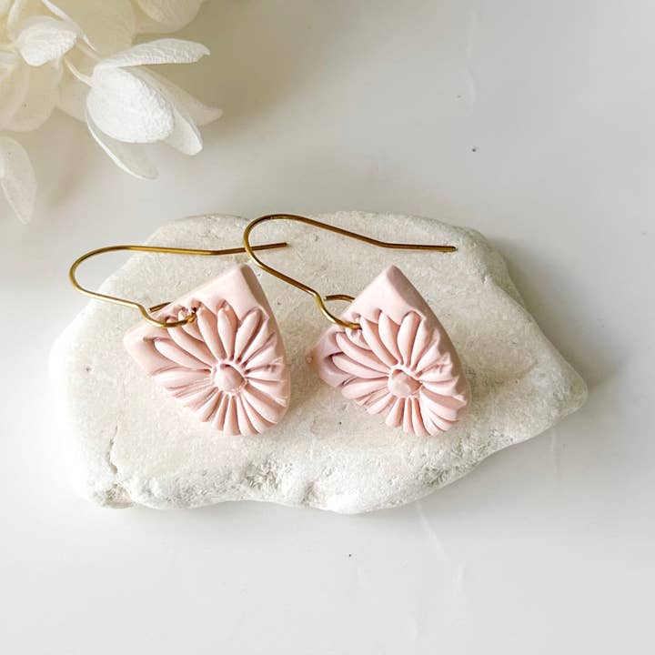 Pollie & Res - Wholesale Dangle earrings - Splendor Pressed Flower Hook Dangles9