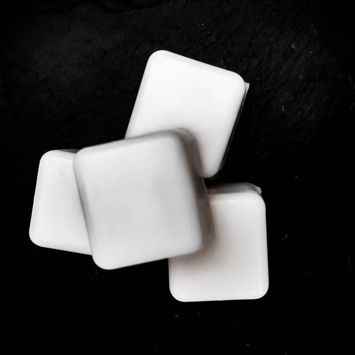 The French Candle Co - Wholesale Wax Melt - Marché de Noël - Scented Wax Melts - 6 cubed clamshell2