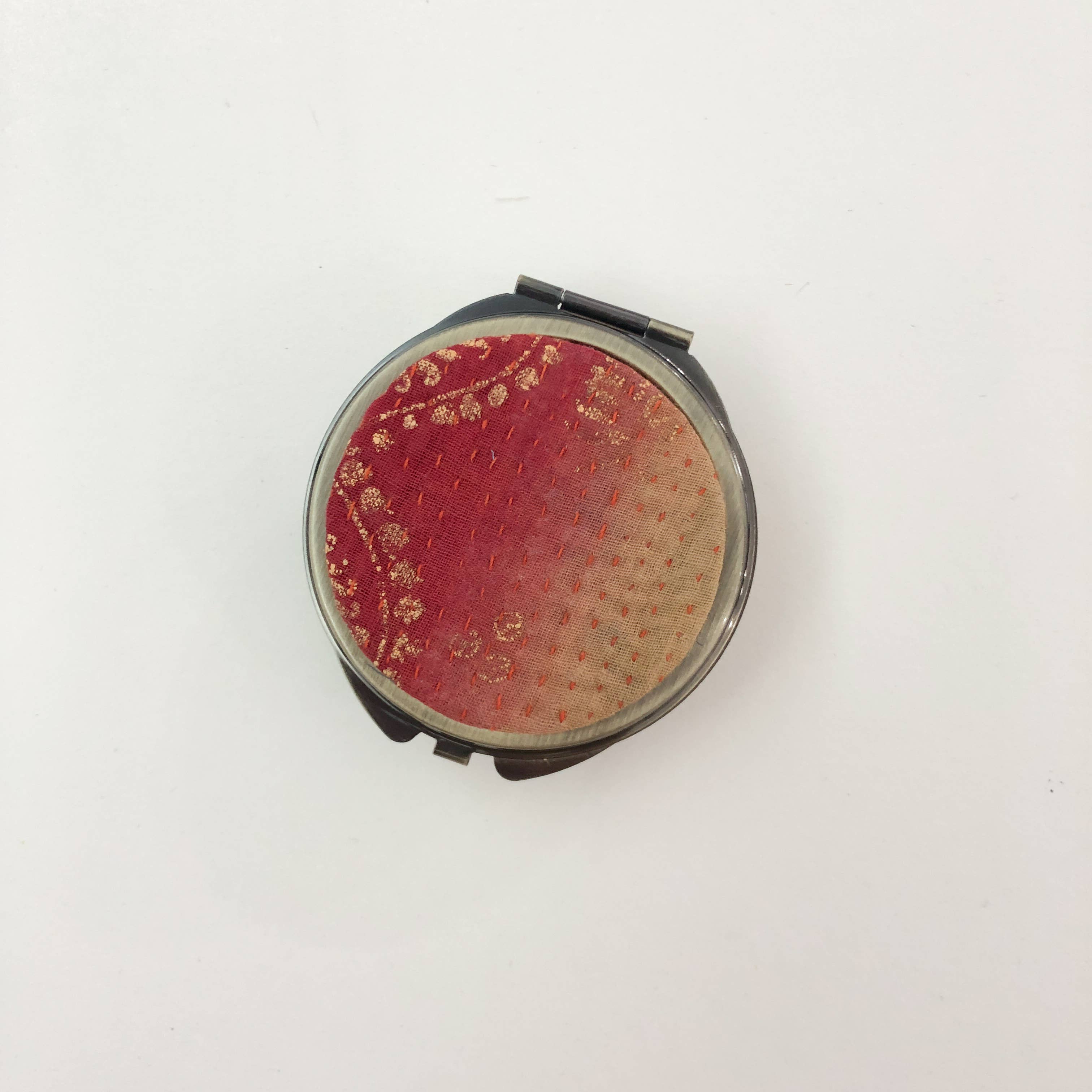 OTTO FINN – Engroshandel Smykkesskrin – Antik bronze rund spejl-æske til smykker og piller1